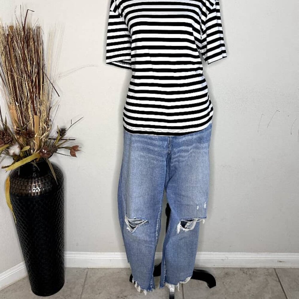 Women's Black and White Striped Short Sleeve T-Shirt